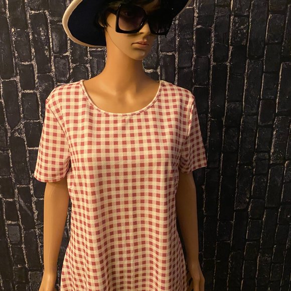 Plaid and Pretty - Picture 3 of 4